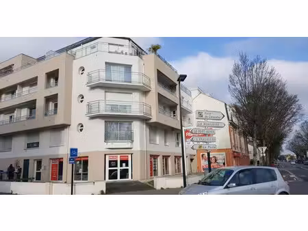 location appartement 2 pièces 49 m² à nantes (44000)  720 €