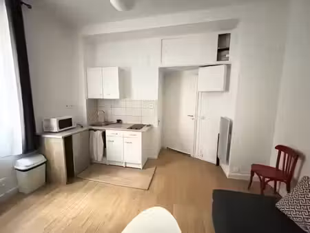 location meublée appartement 1 pièce 17 m² à paris 18ème (75018)  700 €