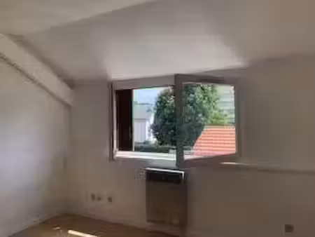 location appartement 1 pièce 18 m² à pau (64000)  330 €