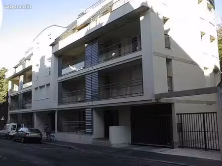 studio 1 pièce 27 m²