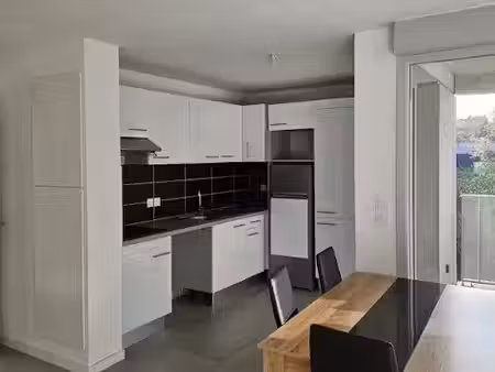 location meublée appartement 4 pièces 65 m² à toulouse (31000)  980 €
