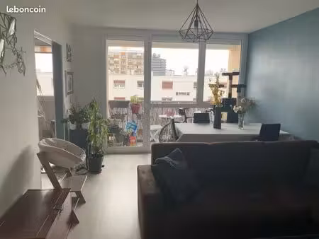 t2 meublé avec balcon et cellier