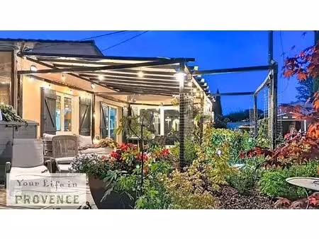 maison de charme dans un cadre bucolique proche d'entrecasteaux