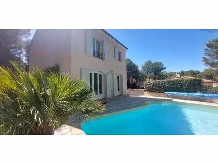 villa avec piscine et jardin mallemort (13)