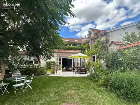 maison 10 pièces 269 m²