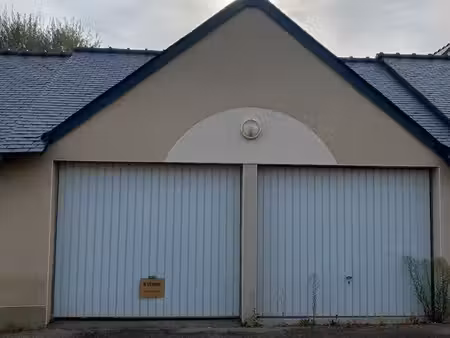 à vendre garage fermé