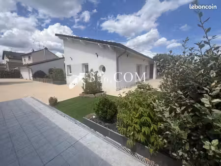 maison 6 pièces 205 m²