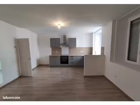 appartement t4 de 89 m² situé en plein centre-ville d'héricourt  récemment rénové