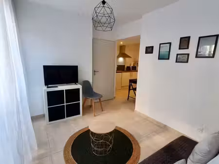 studio récent - centre de la garde