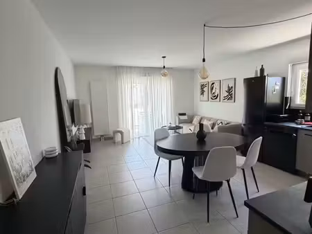 appartement 3 pièces rénové + garage