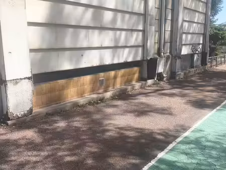 local commercial