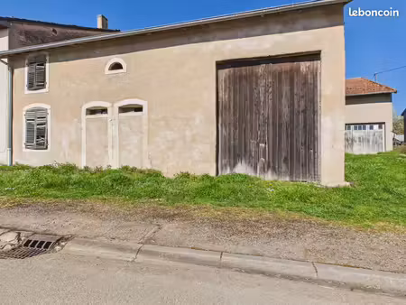 grange 1 pièce 250 m²