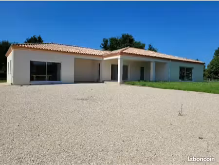 villa 200 m2 - 7 pièces - 2500 m2 de terrain