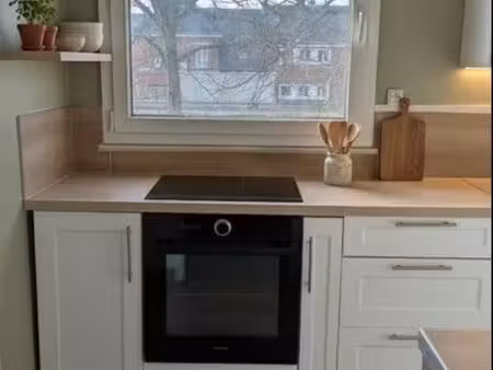 appartement lumineux au coeur du centre ville chauffage et garage inclus