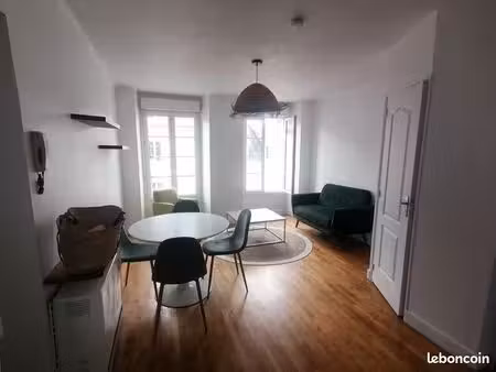 duplex lumineux meublé plein centre pontivy