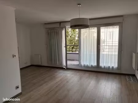 appartement lille 33m2 avec balcon et garage