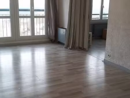 particulier loue t2 de 49m2 dans une résidence privée à rouen quartier grand-mare