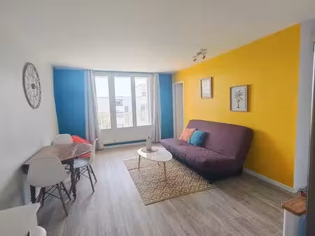 t2 meublé 41 m² + parking – saint-avertin – 680 cc