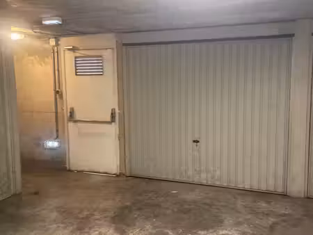 location parking box fermé marseille 5e résidence laennec rue benoît malon/ sécurisé doubl