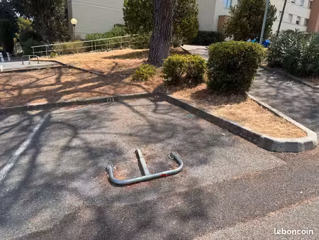parking ?️ à louer