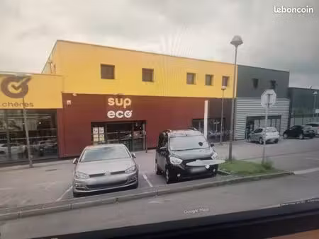 loue local commercial