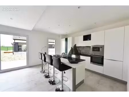 propriété 5 pièces 100 m²