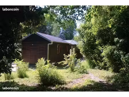 maison bois sur 1/2 hectare à l'abri des regards