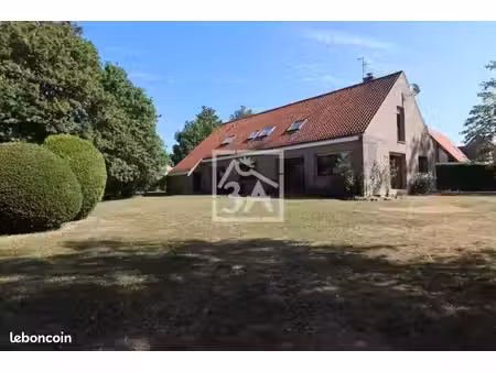 pavillon 8 pièces 239 m²
