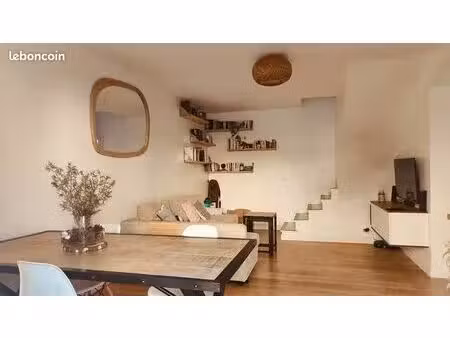charmante maison renovée avec goût - 65m2 avec jardin et garage