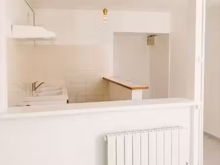 maison + cour châteauneuf sur charente