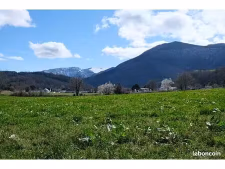 terrain constructible 737 m²