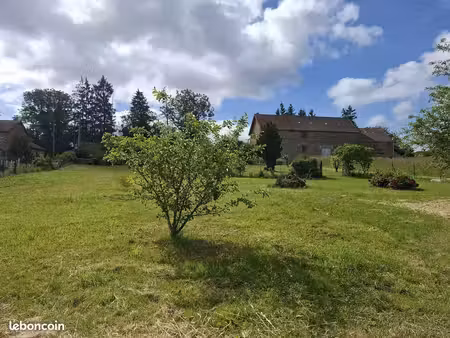 terrain à bâtir de 1000 m² à saint-remy-de-blot (63)