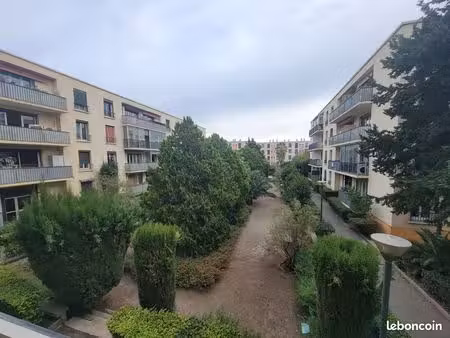 appartement t3 60m² balcon parking cave