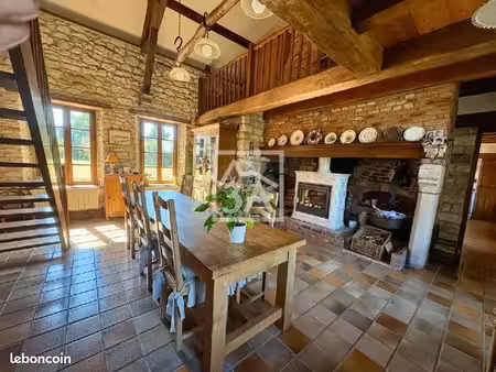 maison 10 pièces 301 m²