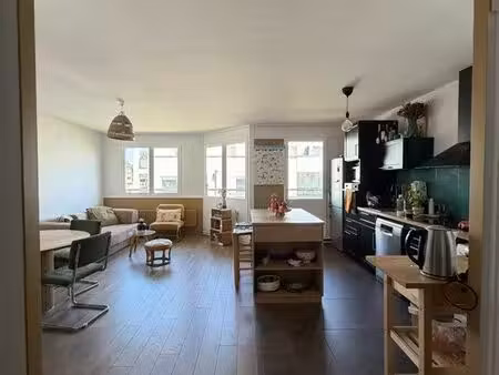 t3 de 69 m² – anglet saint-jean – résidence sécurisée – parking- 309 000
