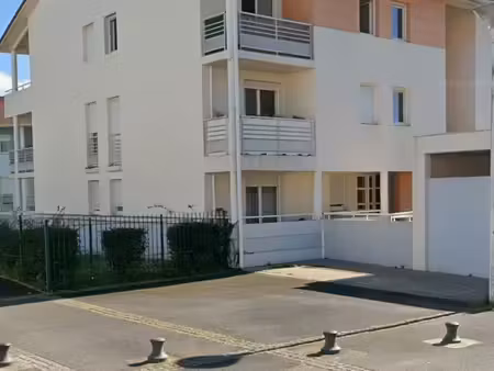 t3 53 m² – balcon – piscine – 2 parkings – résidence sécurisée – billère