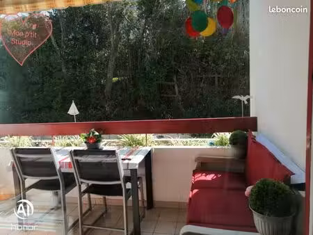 studio à la plage et au calme absolu  parking et extérieur arboré sans vis à vis