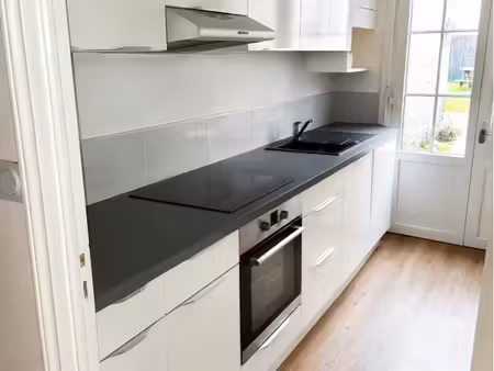 appartement t2 67 m² – centre-ville saint-omer – cour privative