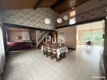 maison 6 pièces 163 m²