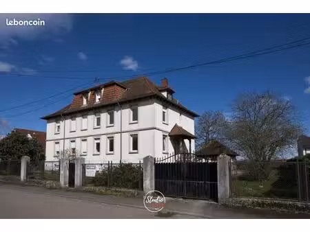 maison 9 pièces 176 m²