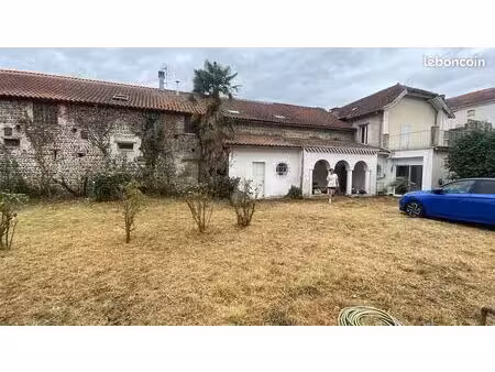 vente maison de ville - grand terrain - centre ville vic en bigorre