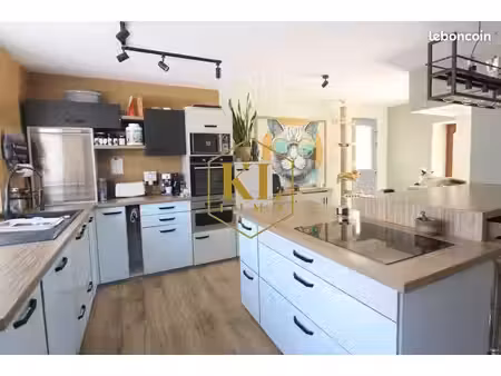 maison 6 pièces 155 m²