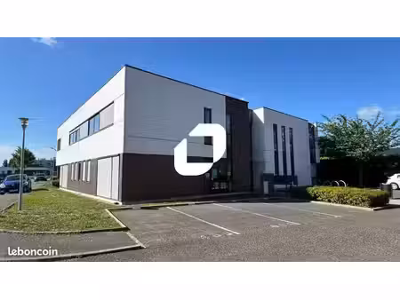 bureaux 158 m²