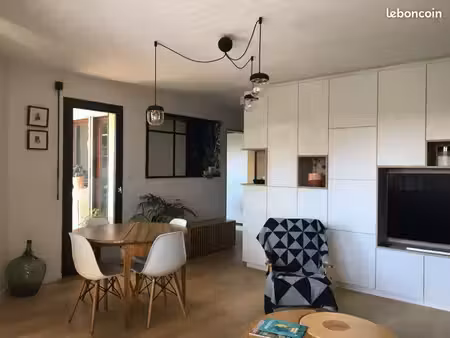 t2 de standing – 55 m² – entièrement rénové – annecy  secteur triangle d’or