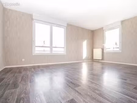 appartement 3 pièces 67 m²