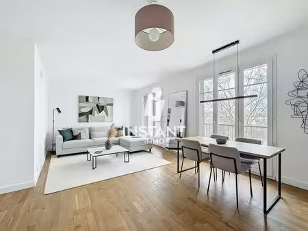 appartement 3 pièces avec balcon et vue seine