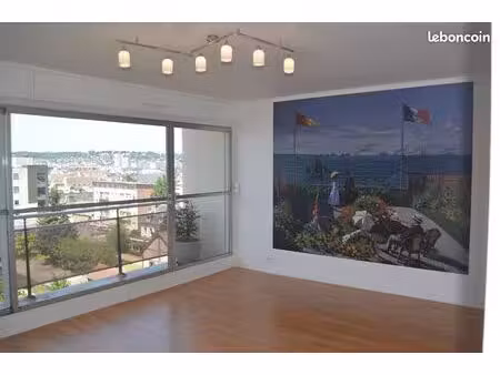 t3 de 75 m²  rénové  lumineux  tram