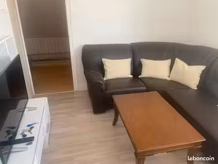 loue f2 meublé