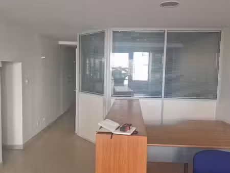 boutique 40 m² charnay les macon