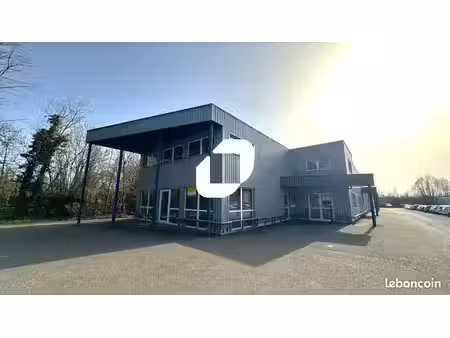local d'activité 740 m²